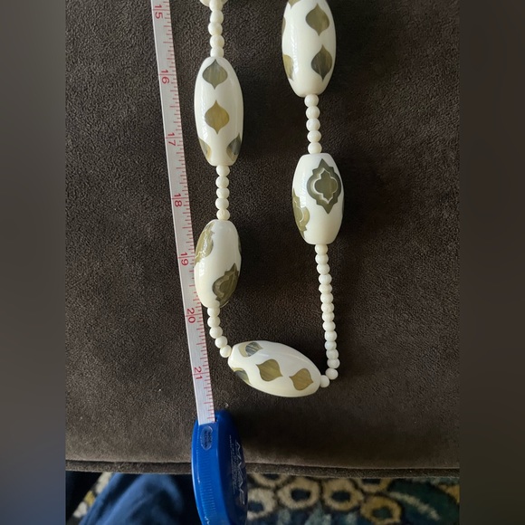 CHICOS beaded necklace and matching earrings - Picture 8 of 9